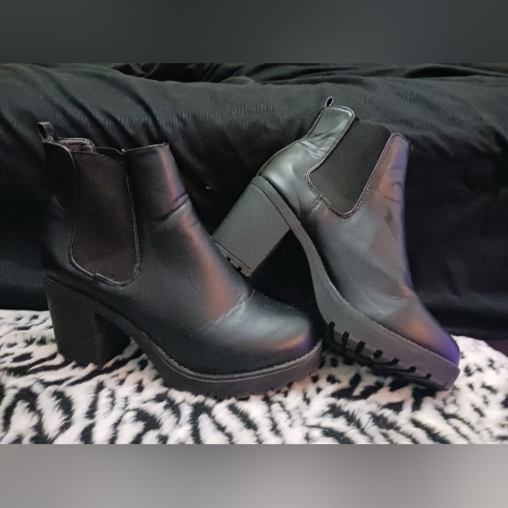 Chelsea Boots